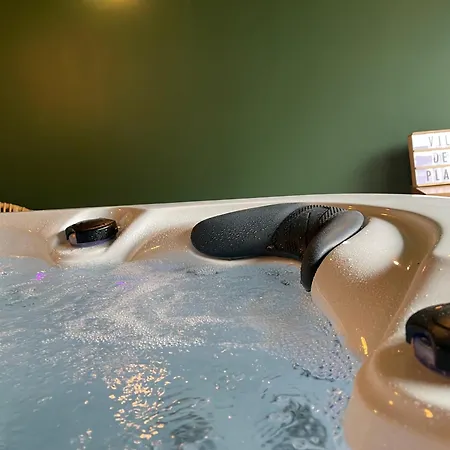 2 Plages Avec Jacuzzi Privee